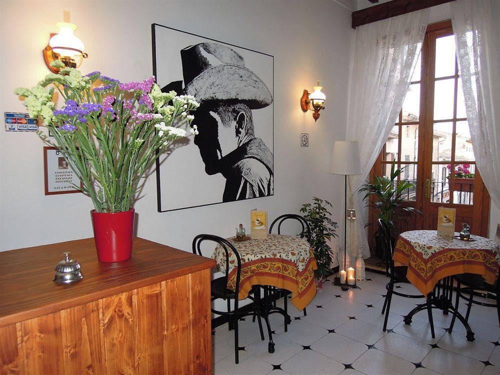 Hostal Ca'N Tiu الارو المظهر الخارجي الصورة